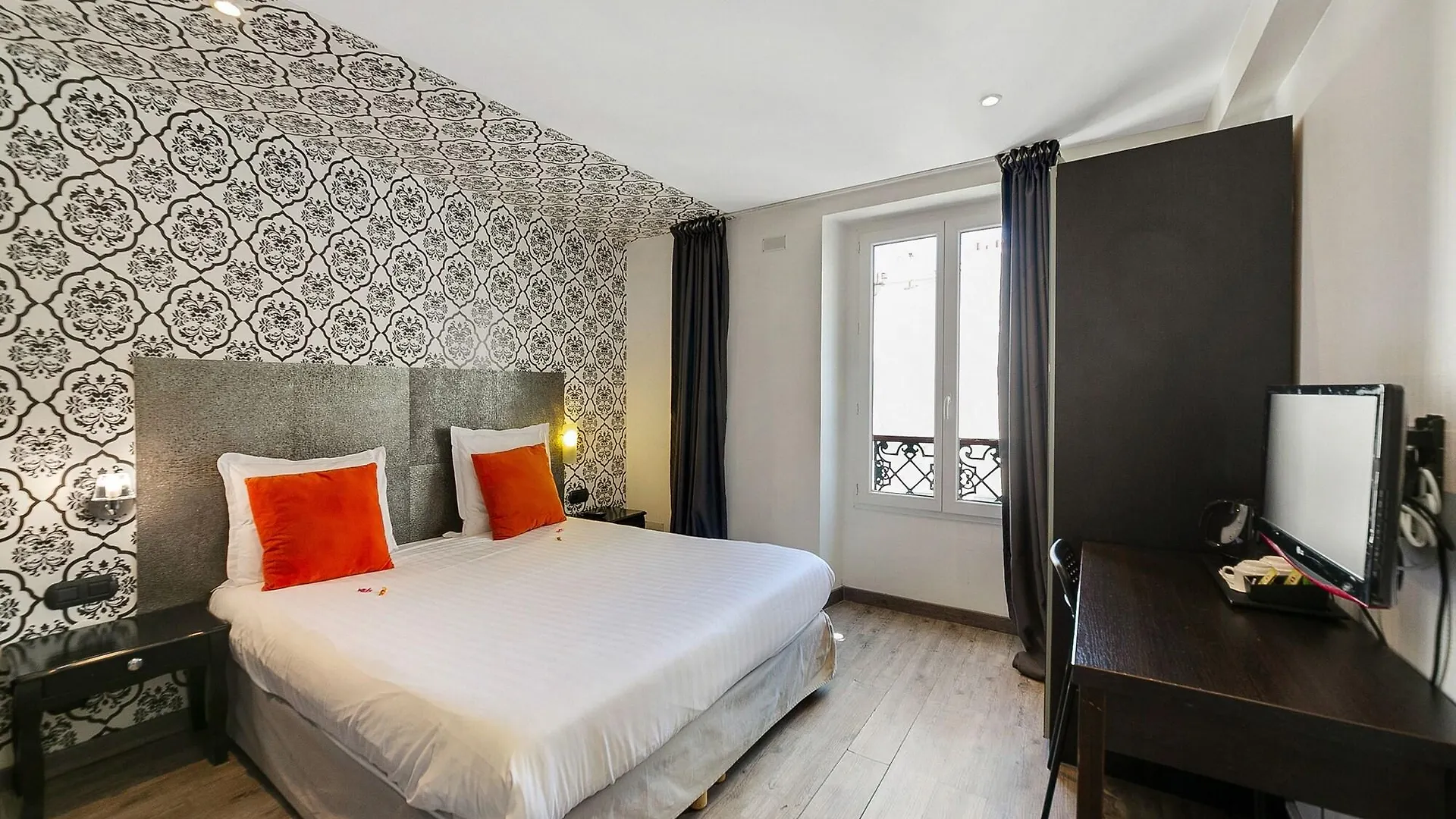 Hotel The Element 3*